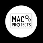 Logo de Mac Projects con engranajes en un recuadro. Tienda de accesorios para puertas enrollables